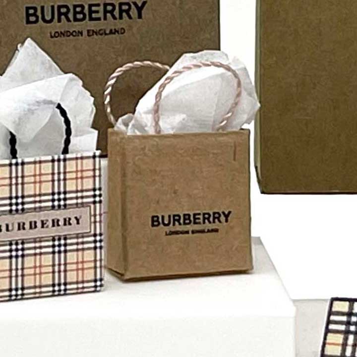 Schwarz-gelb karierte Handtasche mit Geldbörse - Puppenhausminiatur