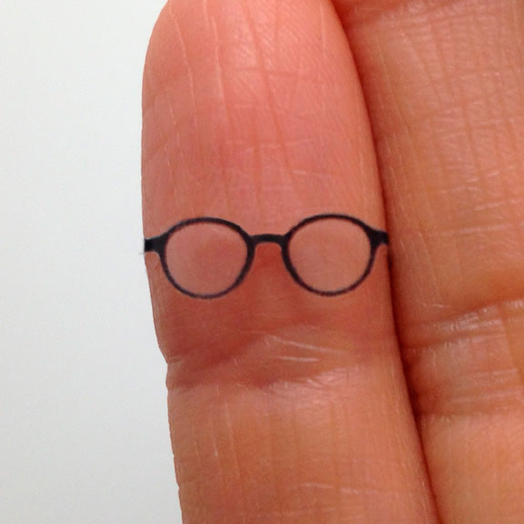 round-reading-eyeglasses-dollhouse-miniature-eyewear-black-front
