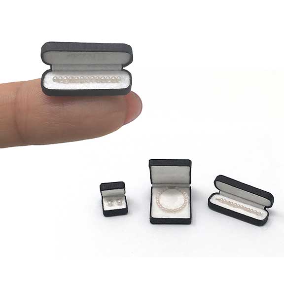 dollhouse miniature pearl jewelry set fingertip